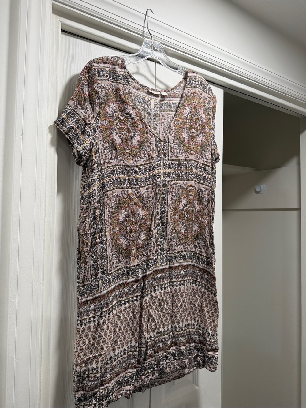 hinge Beige Print Short Sleeve Top